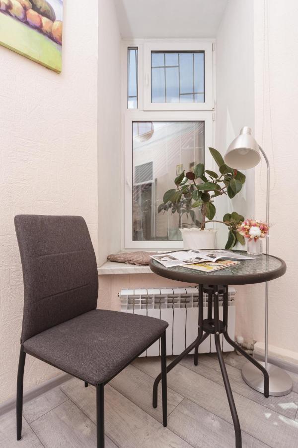 Comfortable Apartment In The Very Center Of オデッサ エクステリア 写真