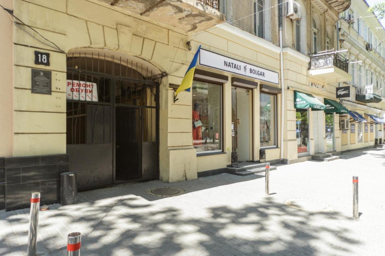 Comfortable Apartment In The Very Center Of オデッサ エクステリア 写真